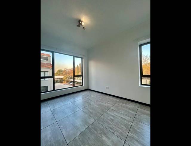 1 BEDROOM APARTMENT FOR SALE IN BRYANSTON